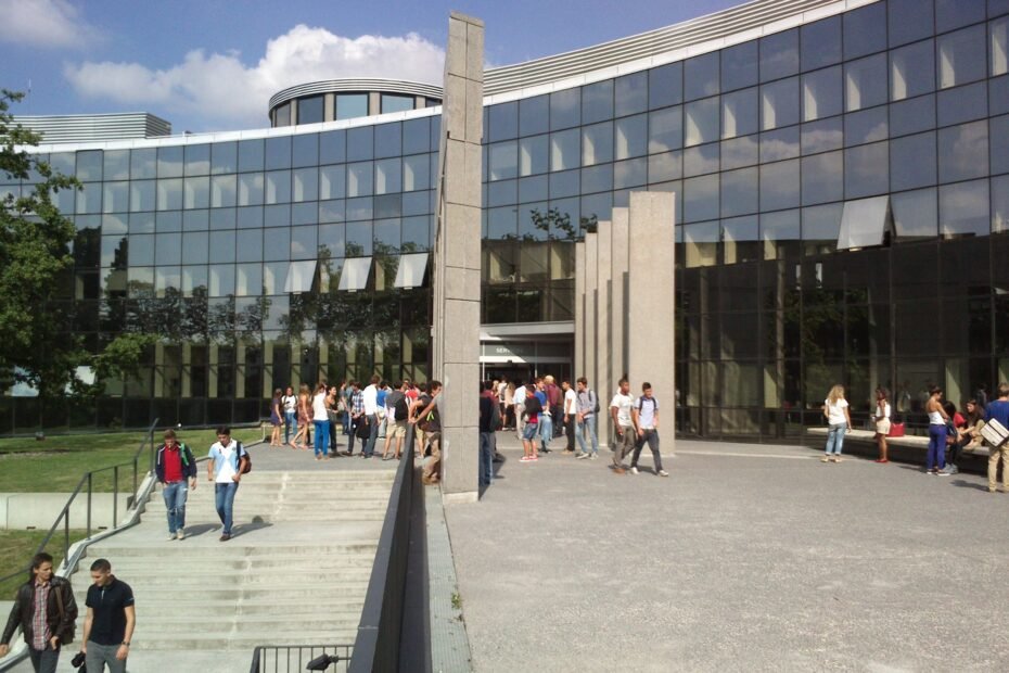 Best Business Universities in France