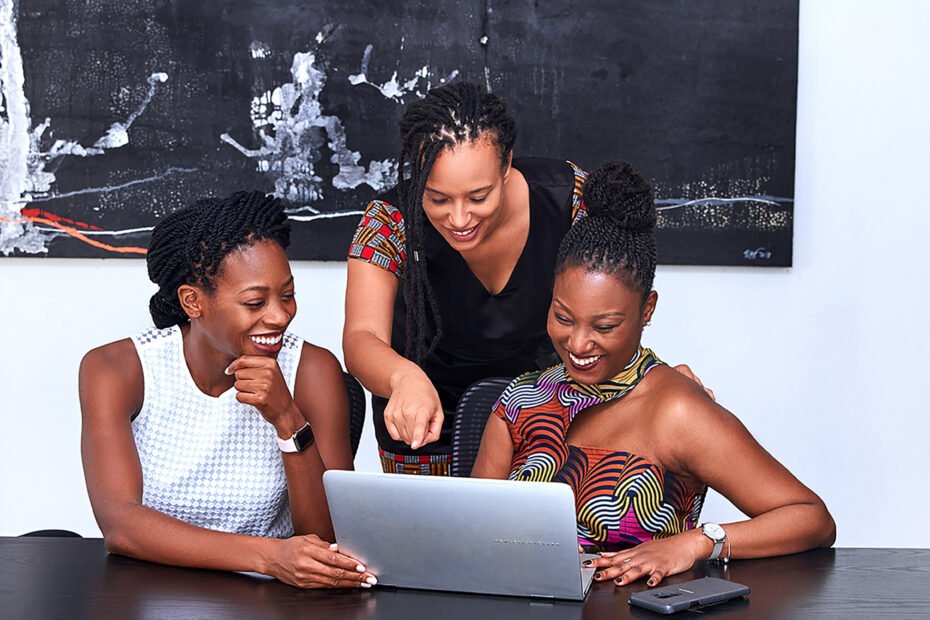 Scholarships for Women, Veterans and Minorities in Online MBA Programs